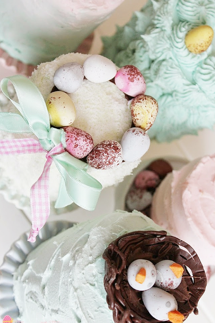 Pastel Mini Cakes decorated for Easter | FlavoursandFrosting.com