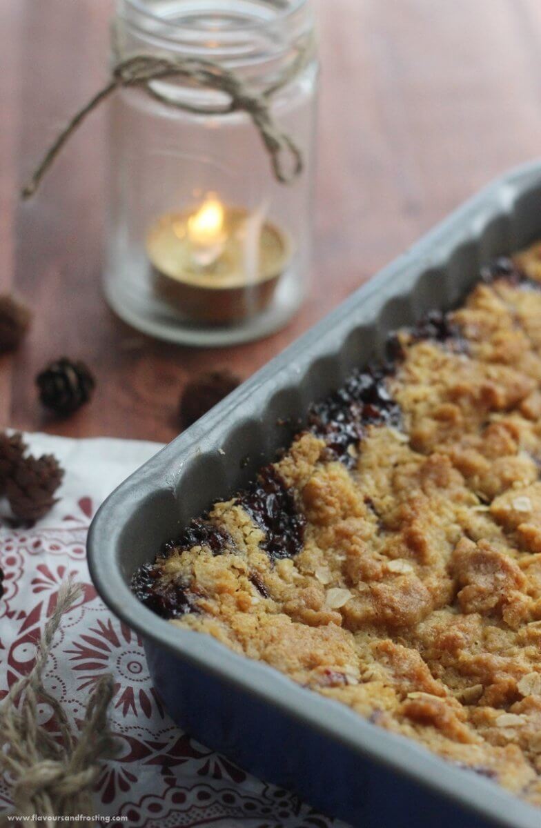  Black Cherry Oatmeal Bars with cinnamon! So delicious! If you love oatmeal desserts and the taste of shortbread, this is for you!