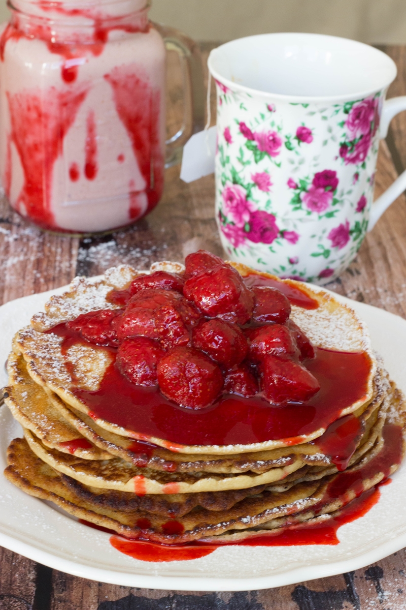 Strawberry Pancake Milkshake recipe | FlavoursandFrosting.com
